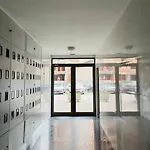 New Modern Rooftop Apartment-free Private Parking, Self Check-in *
