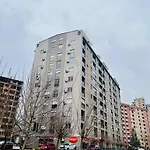 New Modern Rooftop Apartment-free Private Parking, Self Check-in アパート スコピエ