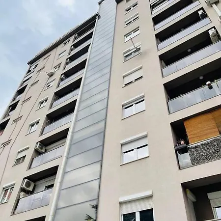 Apartment New Modern Rooftop Apartment-free Private Parking *