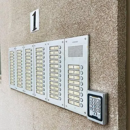 New Modern Rooftop Apartment-free Private Parking, Self Check-in Скоп'є