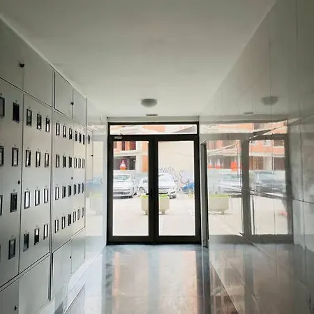 New Modern Rooftop Apartment-free Private Parking, Self Check-in *