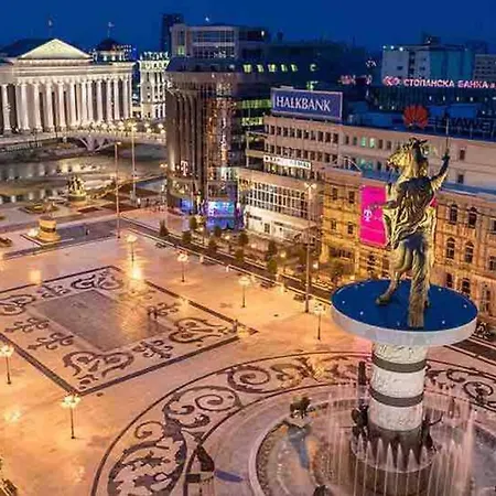 New Modern Rooftop Apartment-free Private Parking *