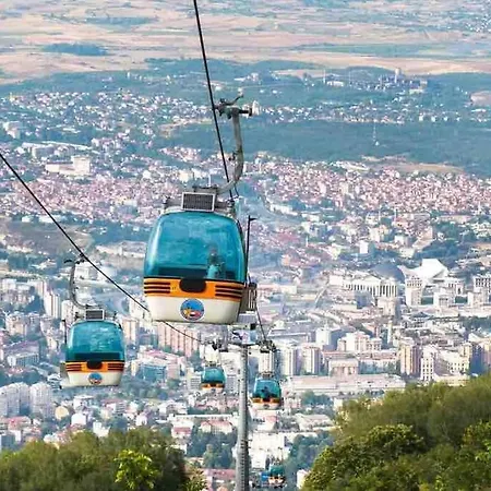 New Modern Rooftop Apartment-free Private Parking, Self Check-in Апартаменты