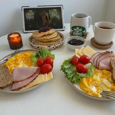 New Modern Rooftop Apartment-free Private Parking, Self Check-in Апартаменты