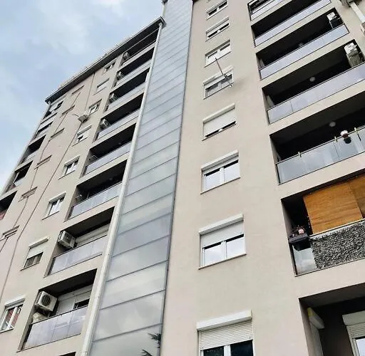 Daire New Modern Rooftop Apartment-free Private Parking, Self Check-in *