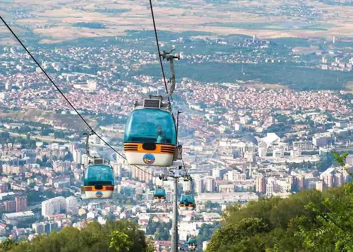 New Modern Rooftop Apartment-free Private Parking, Self Check-in Apartment