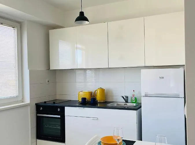 Apartman New Modern Rooftop Apartment-free Private Parking, Self Check-in