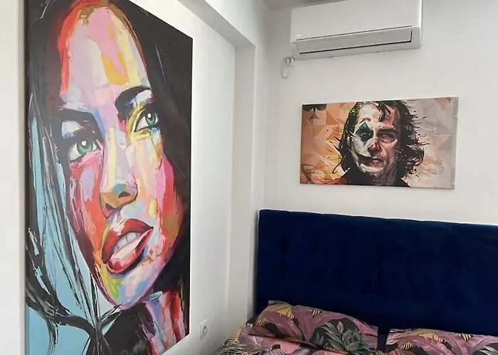 Apartment New Modern Rooftop Apartment-free Private Parking, Self Check-in *