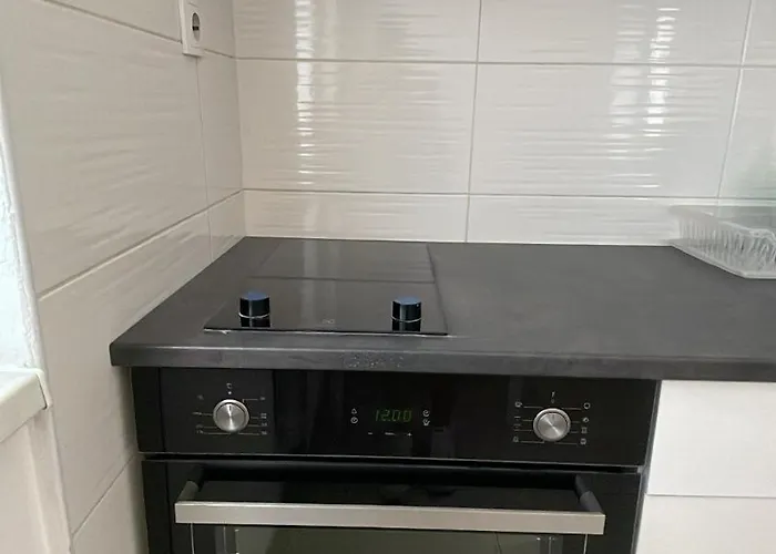 Apartman New Modern Rooftop Apartment-free Private Parking, Self Check-in *