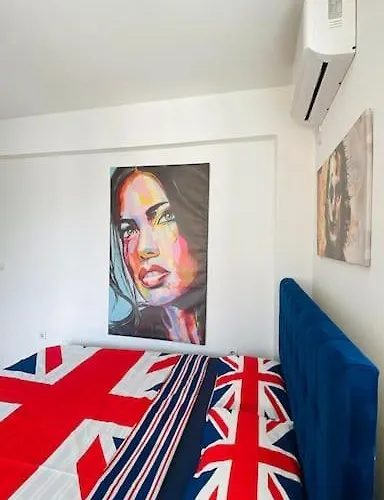 New Modern Rooftop Apartment-free Private Parking, Self Check-in Apartman Szkopje